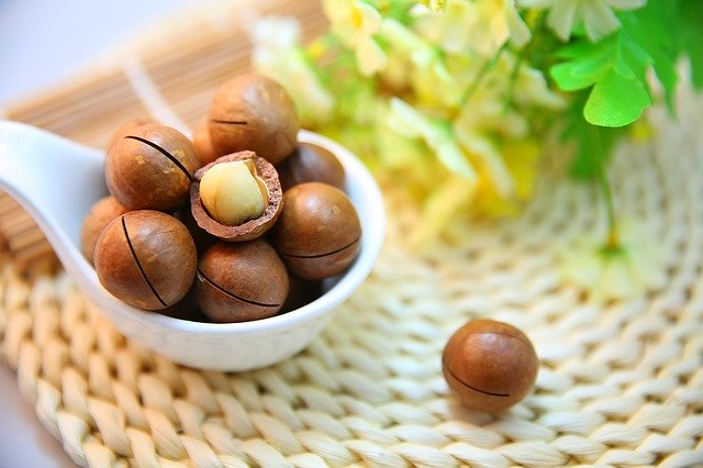 Makadamové ořechy na lžíci