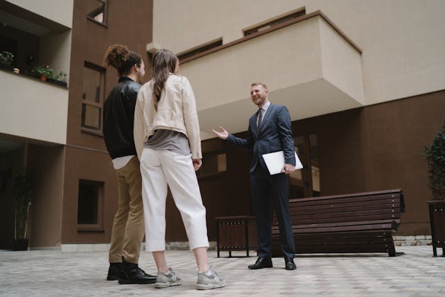 realitní makléř